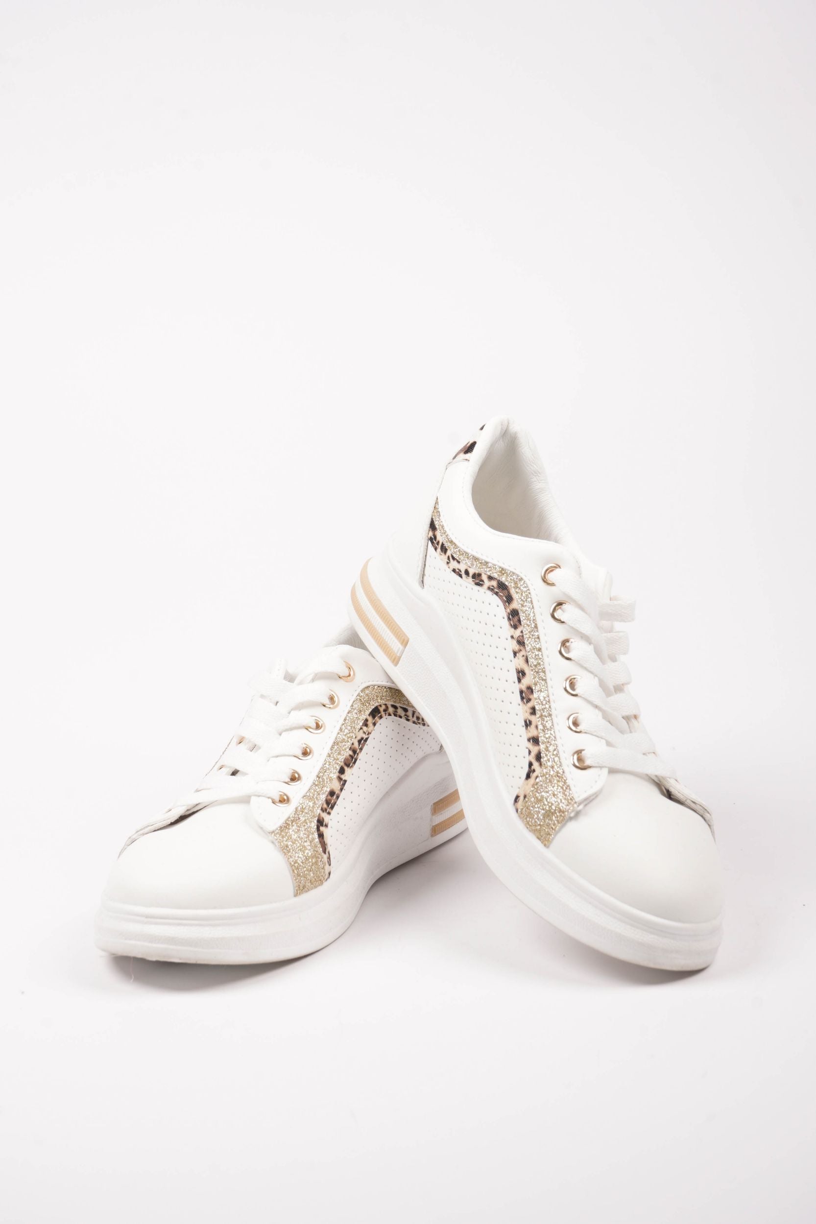 Weiße Turnschuhe/Sneaker mit goldenen Leoparden Details und Schnürsenkeln