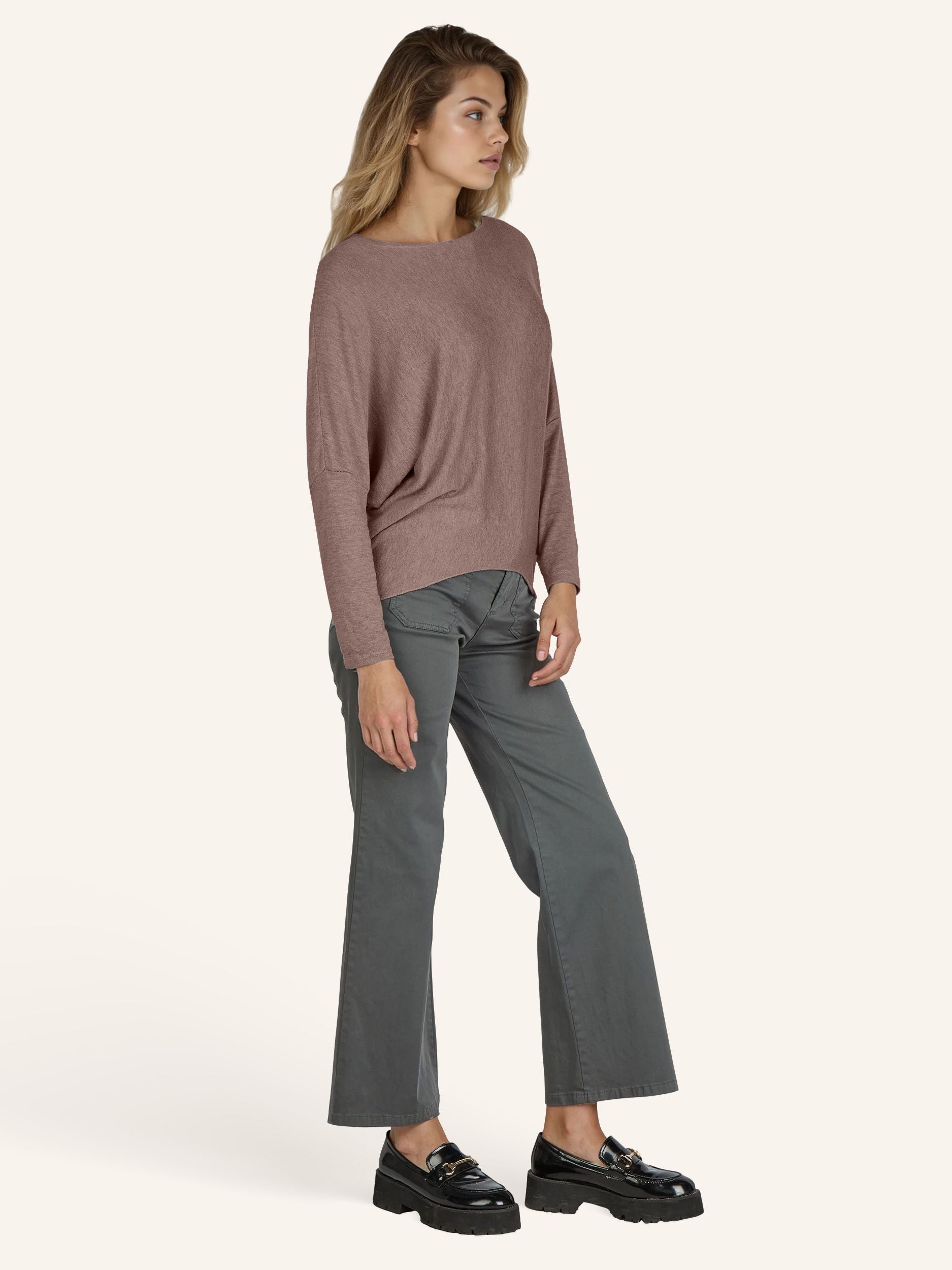 Chemise à simple coloration en tricot fin