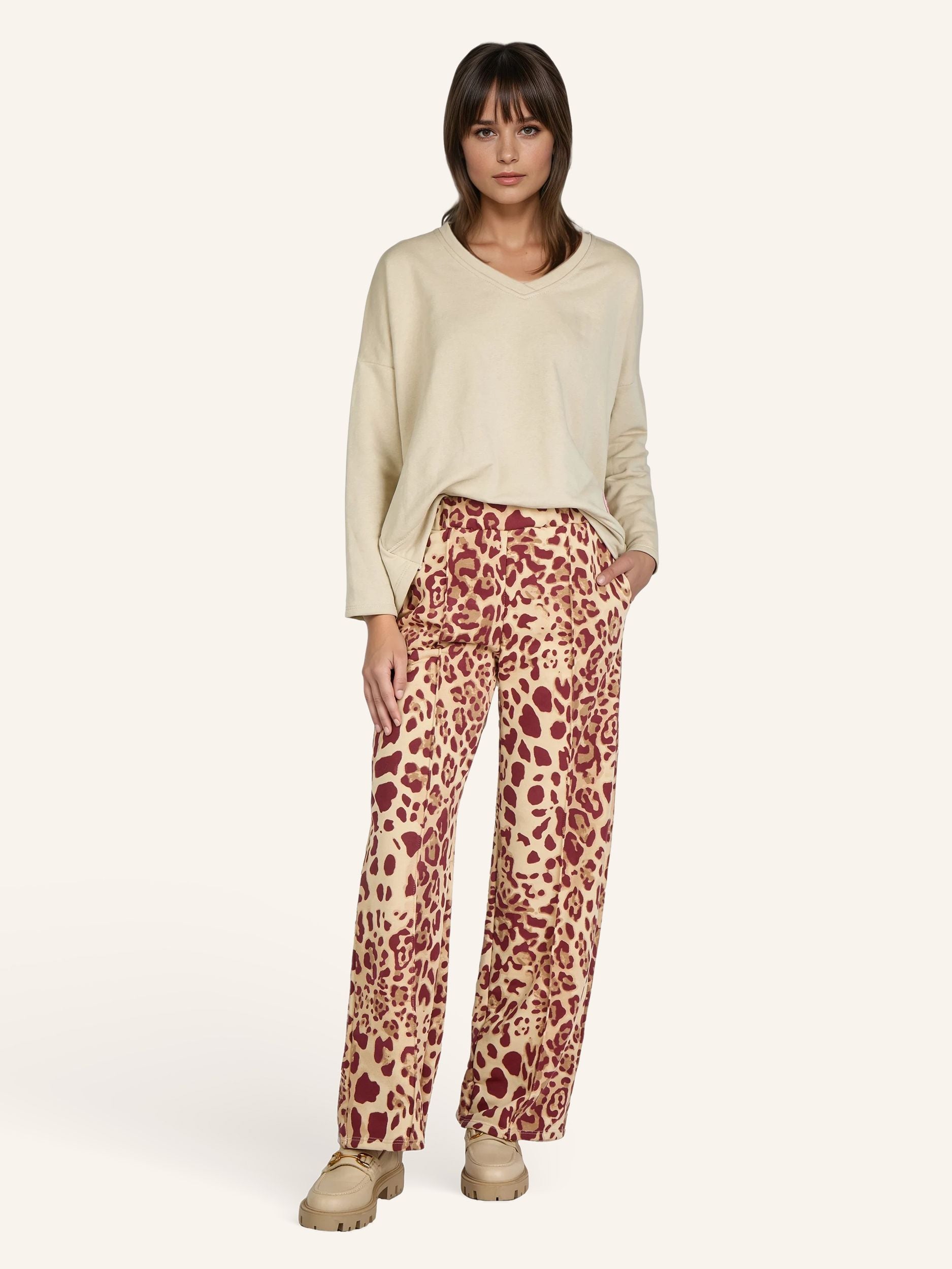 Weit geschnittene Hose mit Animal-Print