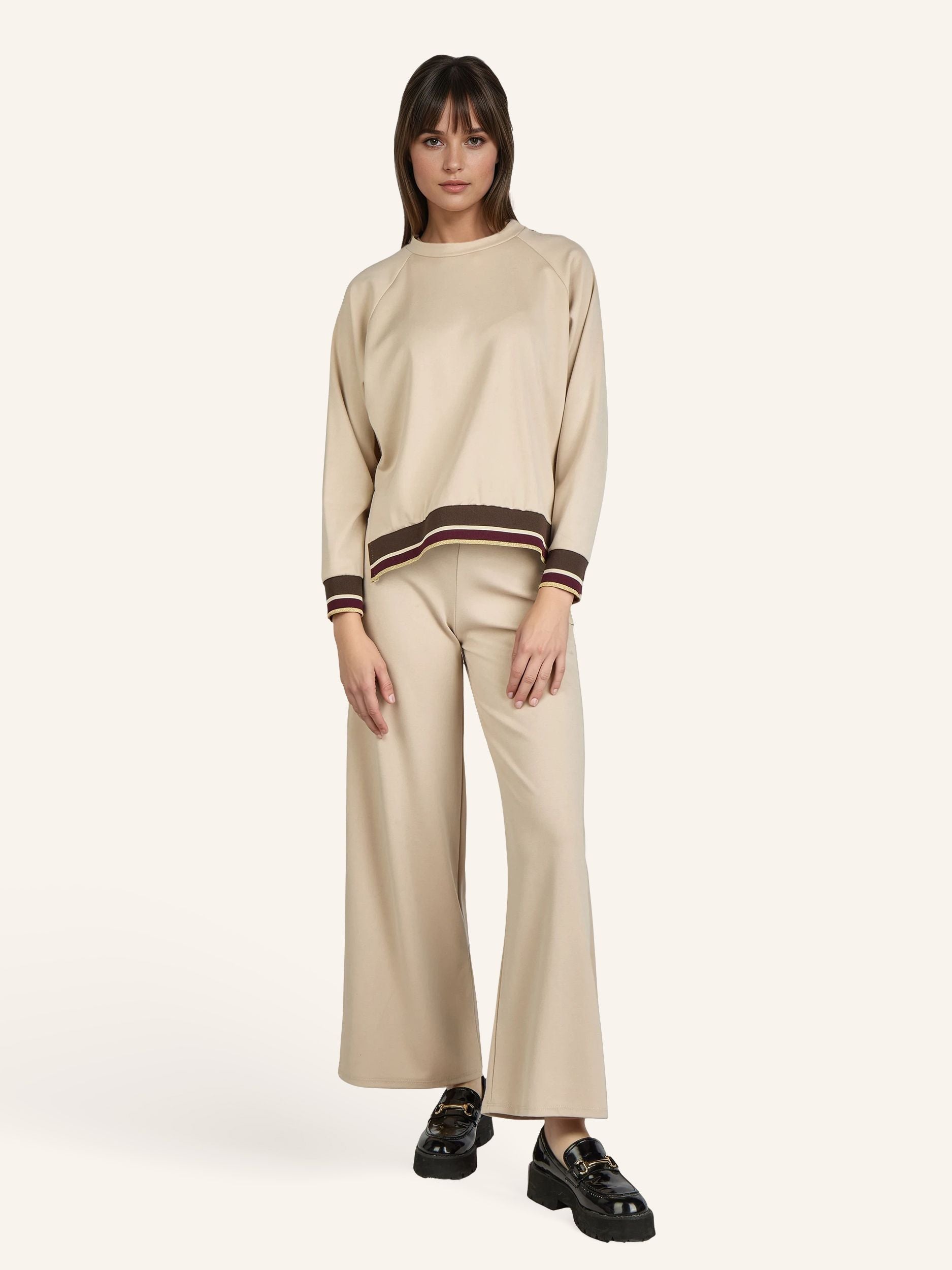 Sweatshirt mit Goldstreifen