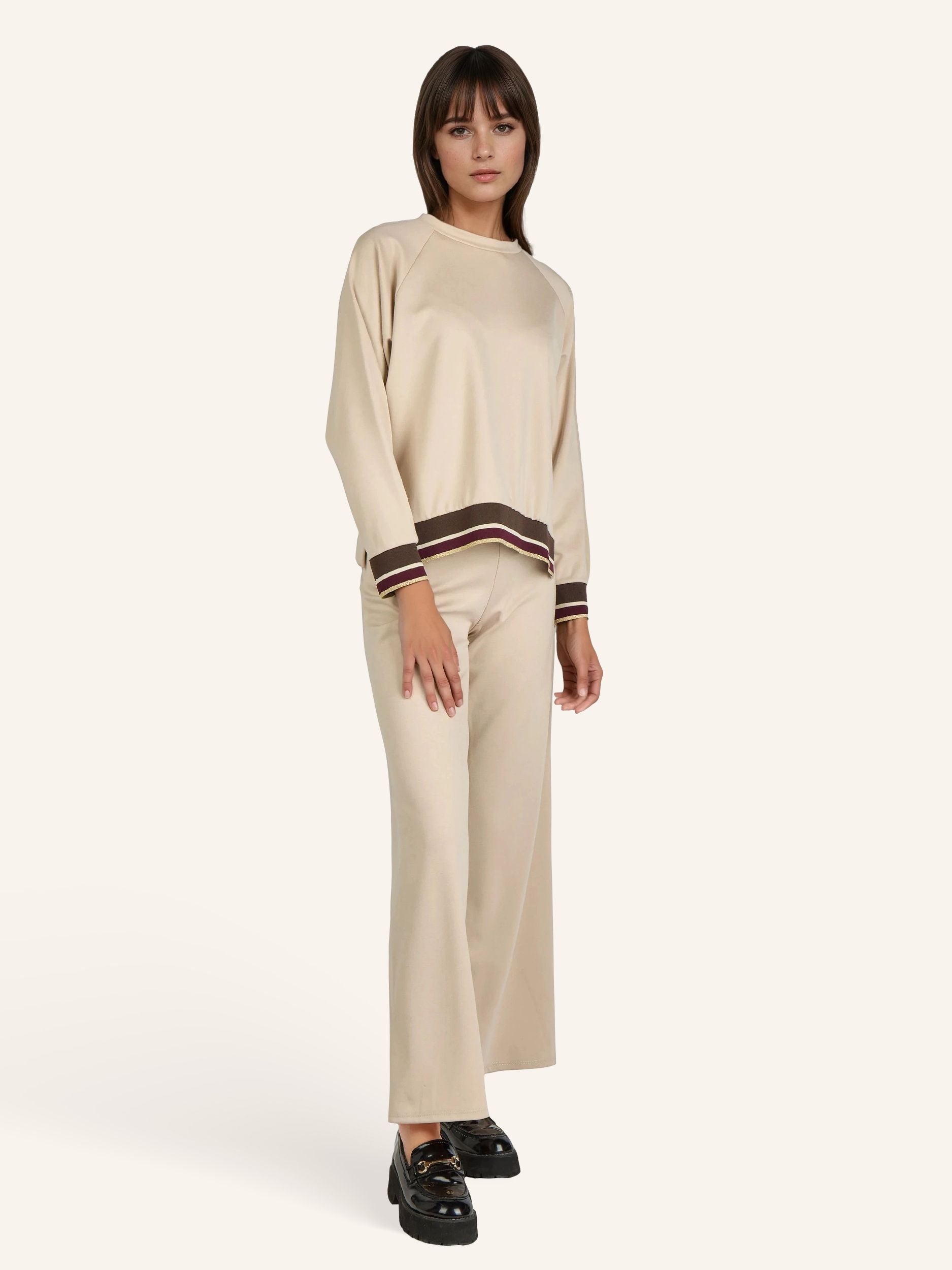 Sweatshirt mit Goldstreifen