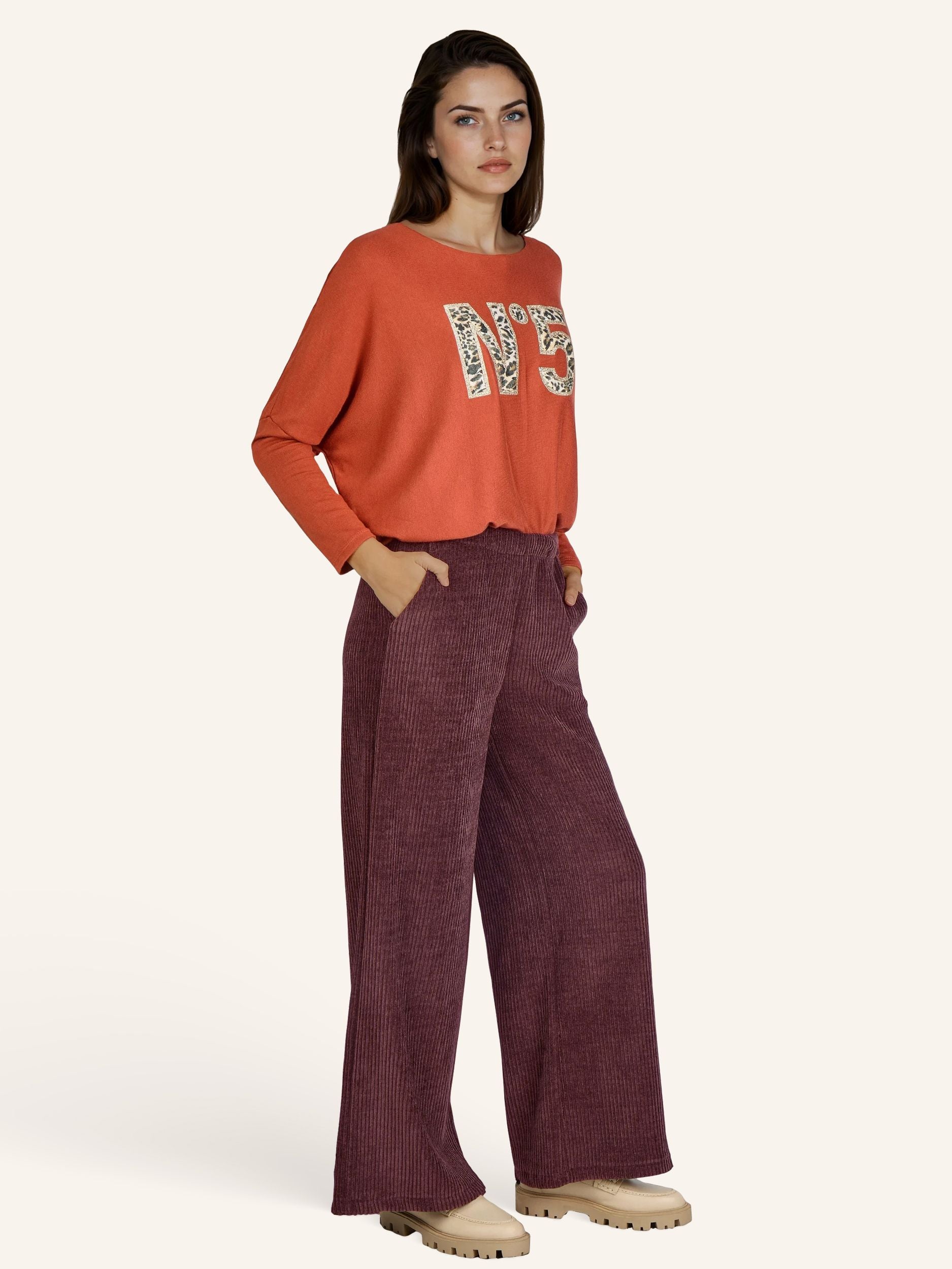 Cordhose mit weitem Bein