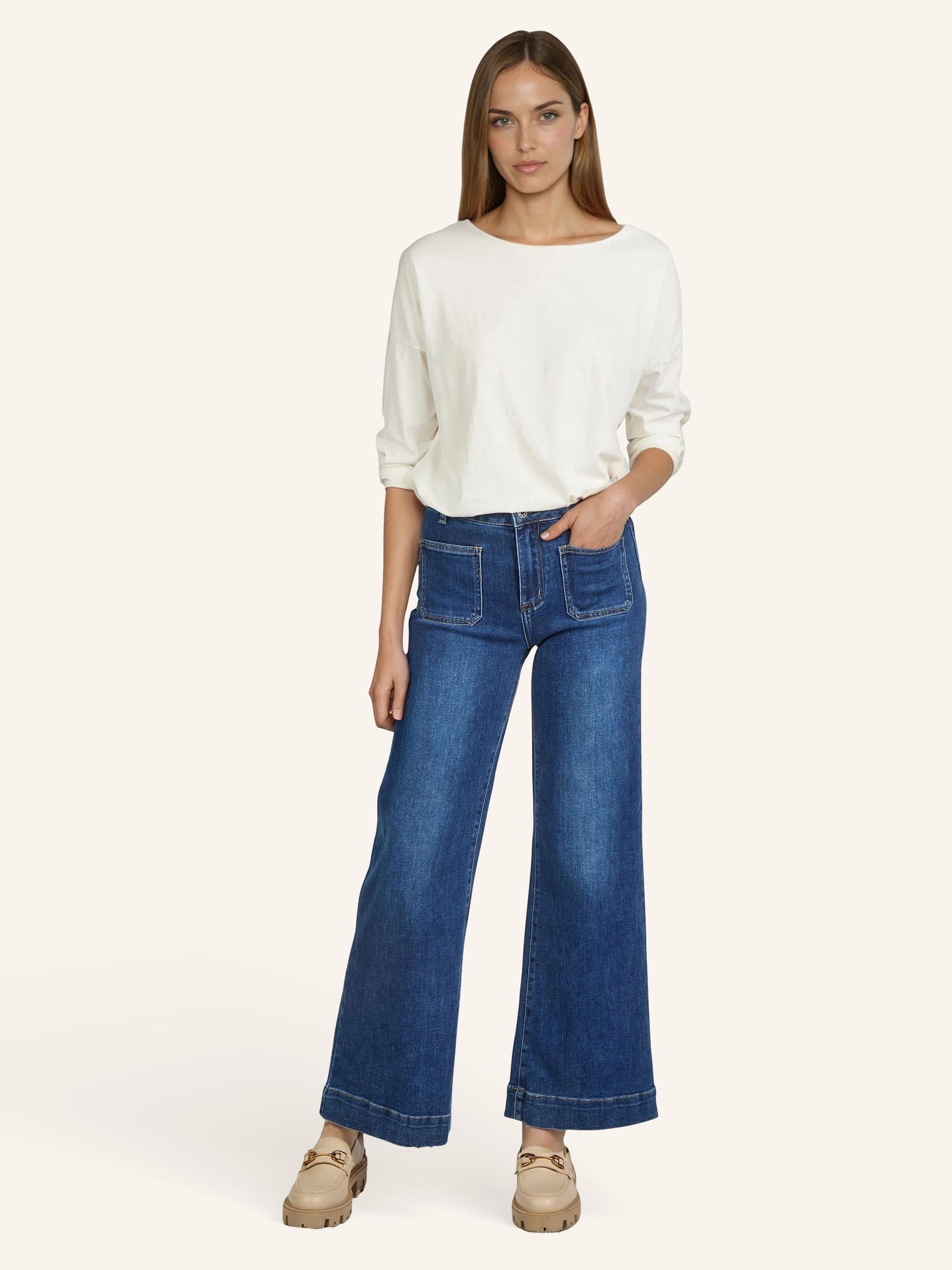 Jeanshose mit weitem Bein