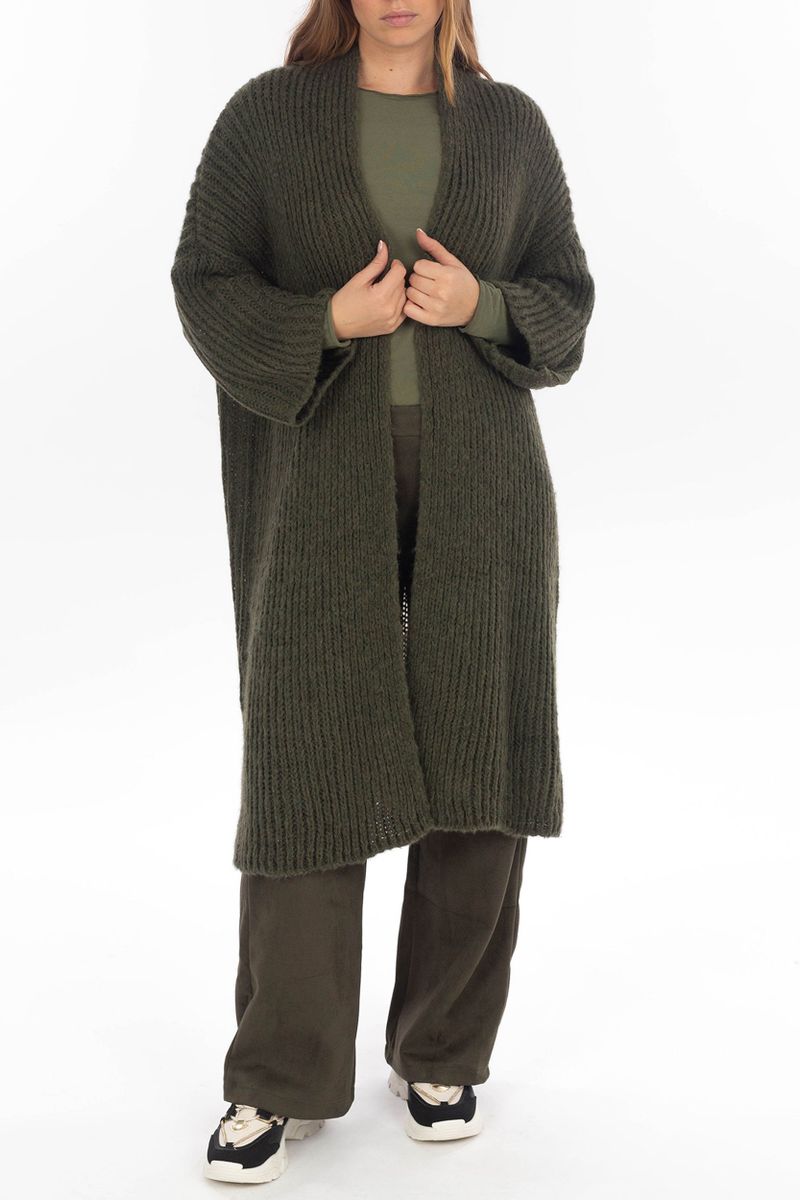 Long coarse knitted jacket