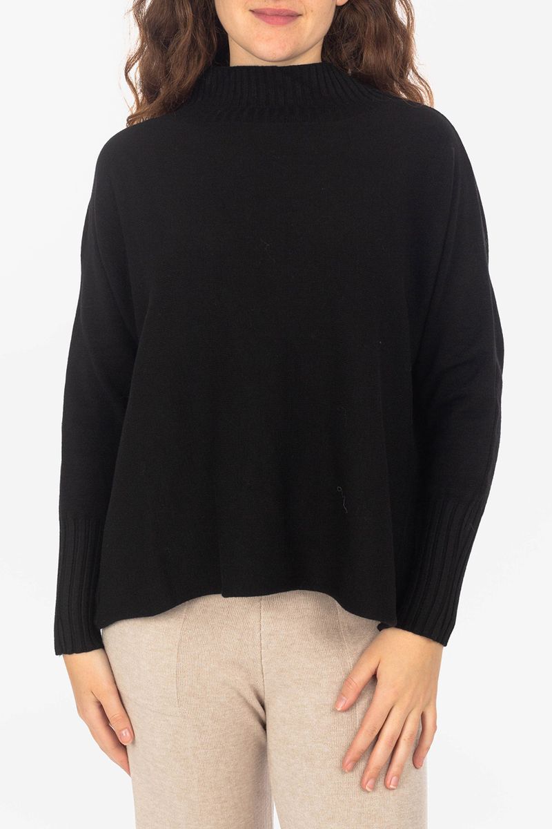 Sweater with ribbed collar and cuffs