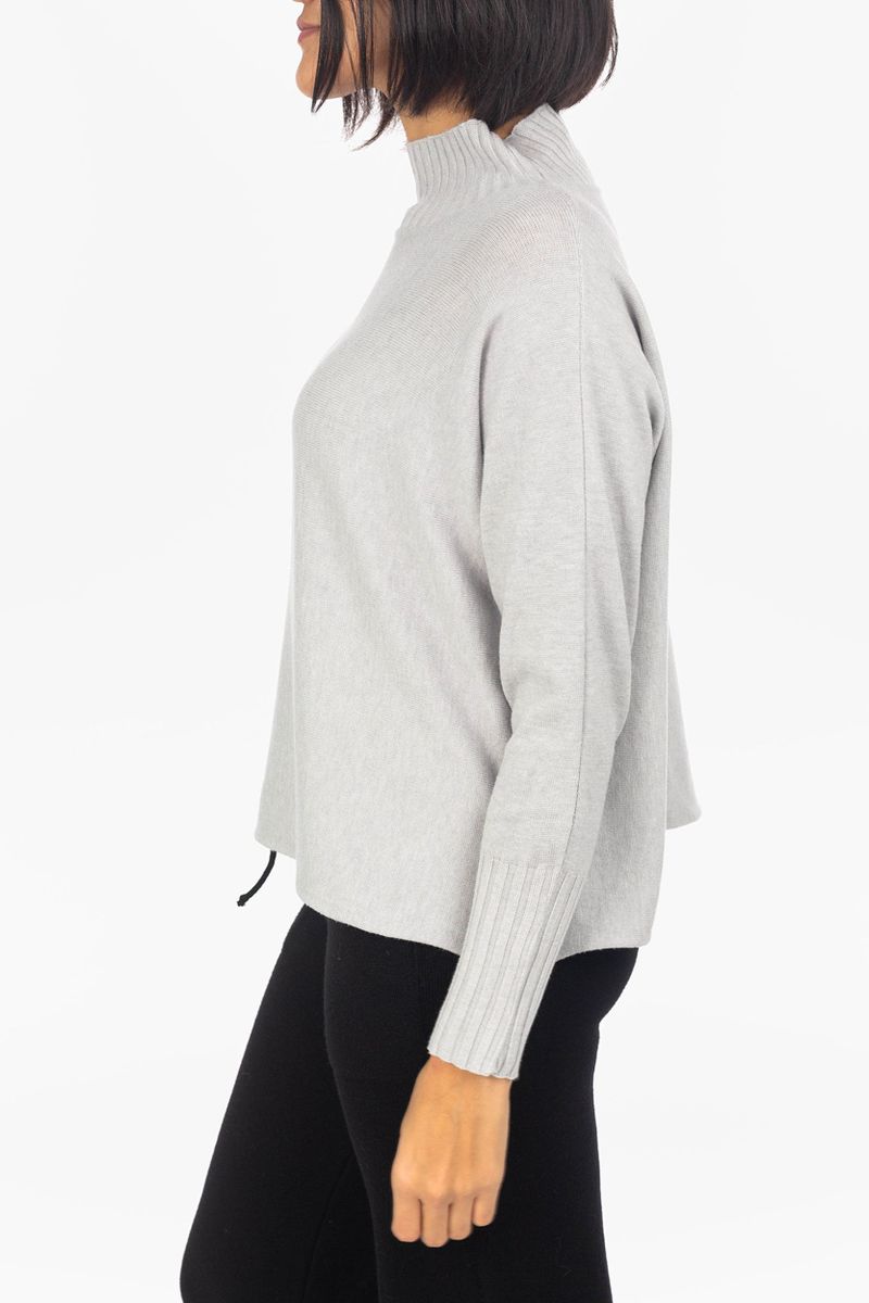 Sweater with ribbed collar and cuffs