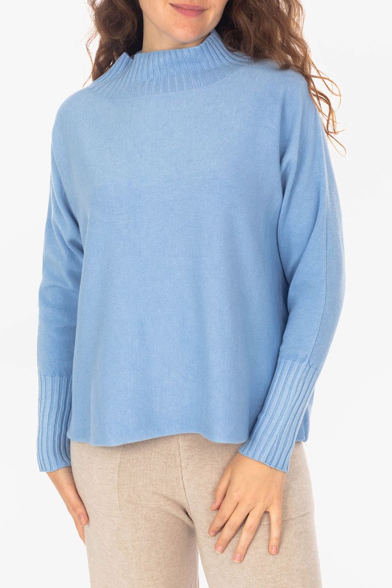 Sweater with ribbed collar and cuffs