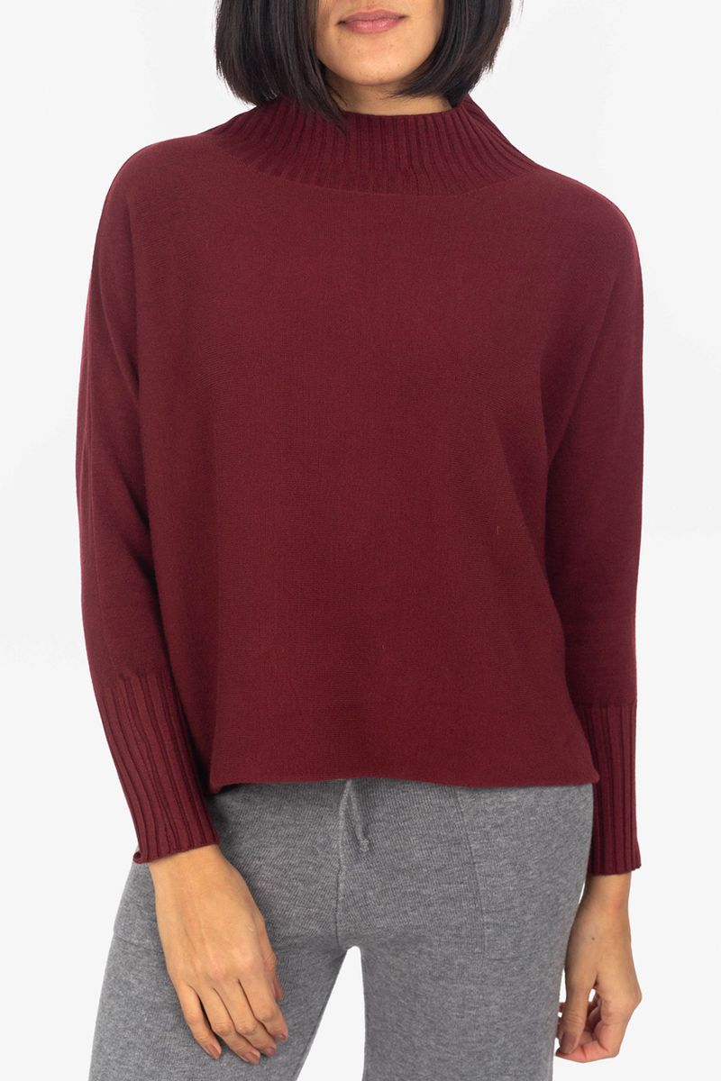 Sweater with ribbed collar and cuffs