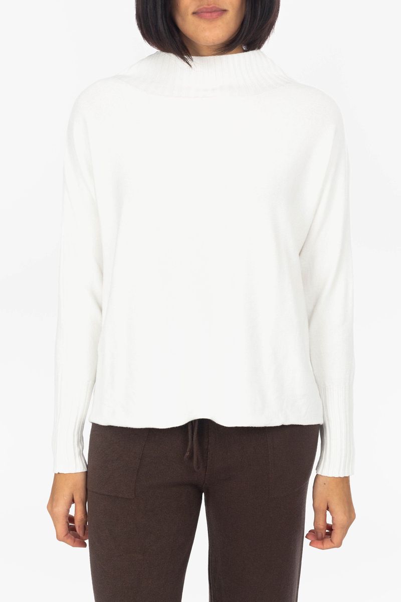 Sweater with ribbed collar and cuffs