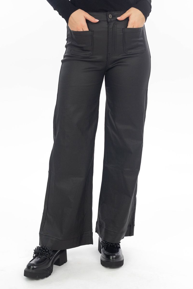 Coated trousers with an exhibited leg