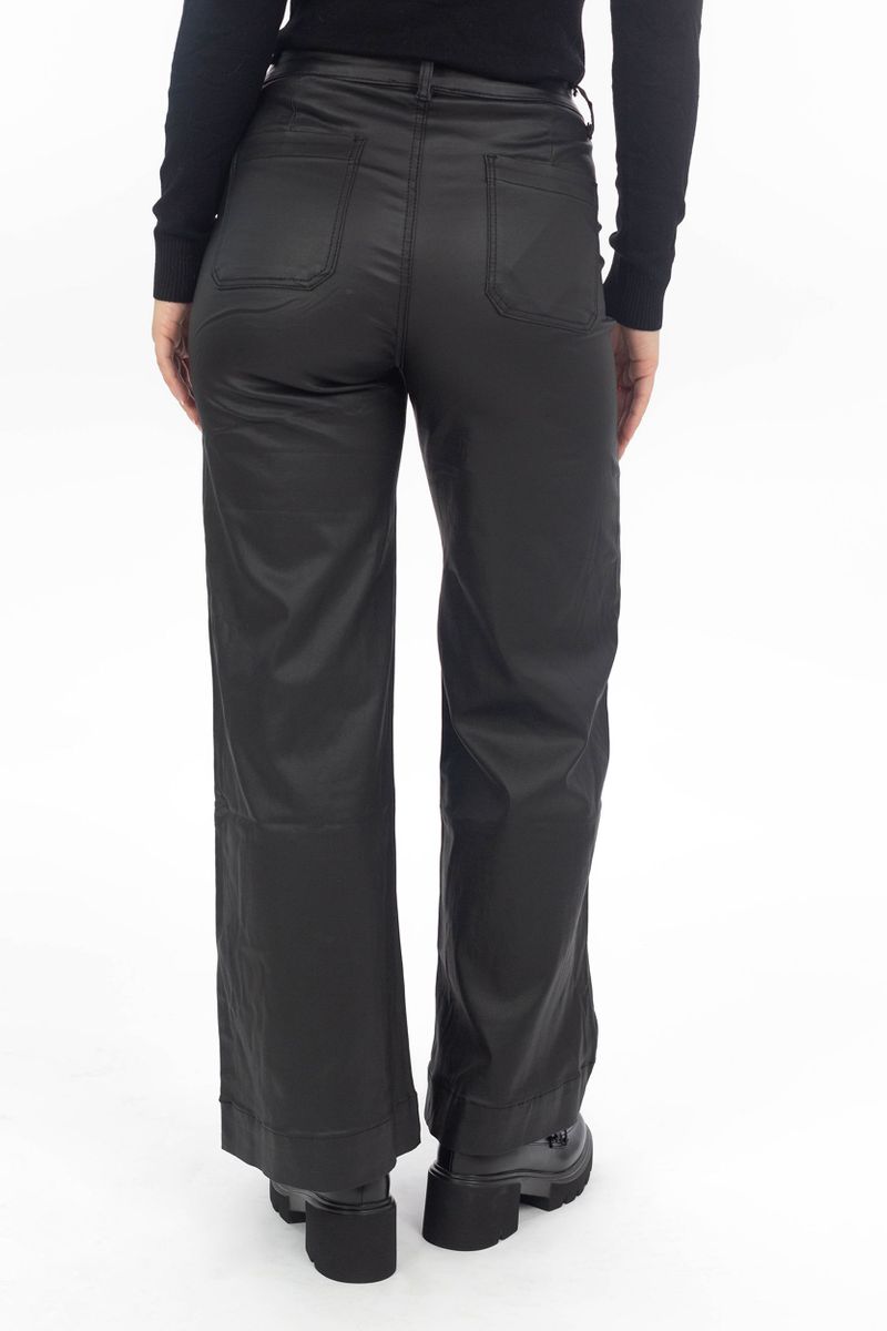 Coated trousers with an exhibited leg