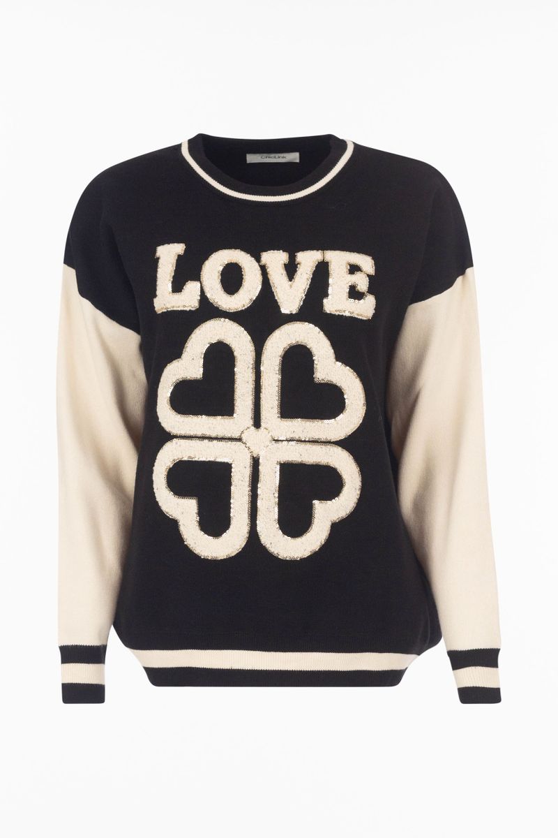 Sweater with lettering