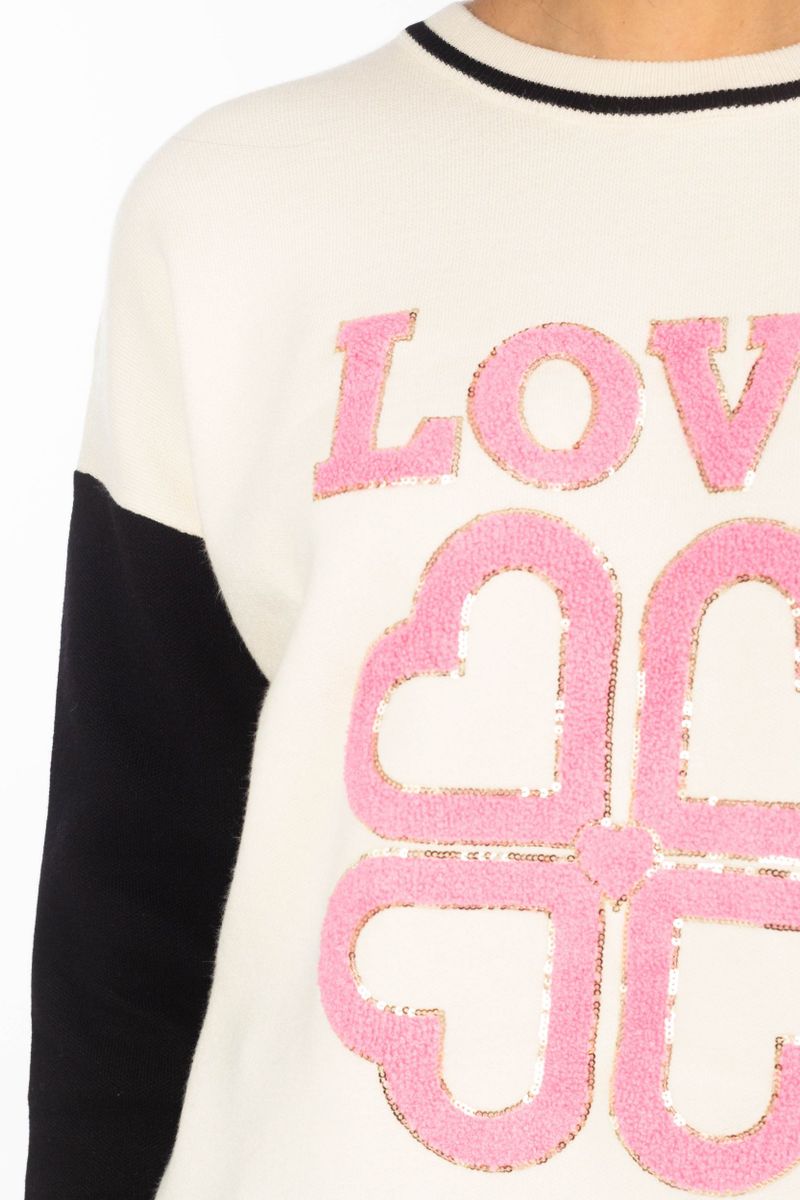 Sweater with lettering