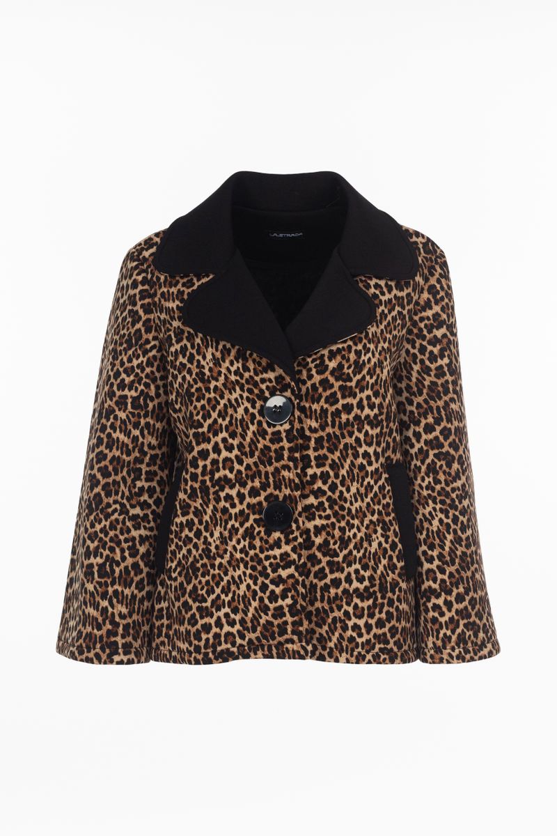 Leoprint- Jacke mit großem Kragen und Knopfverschluss