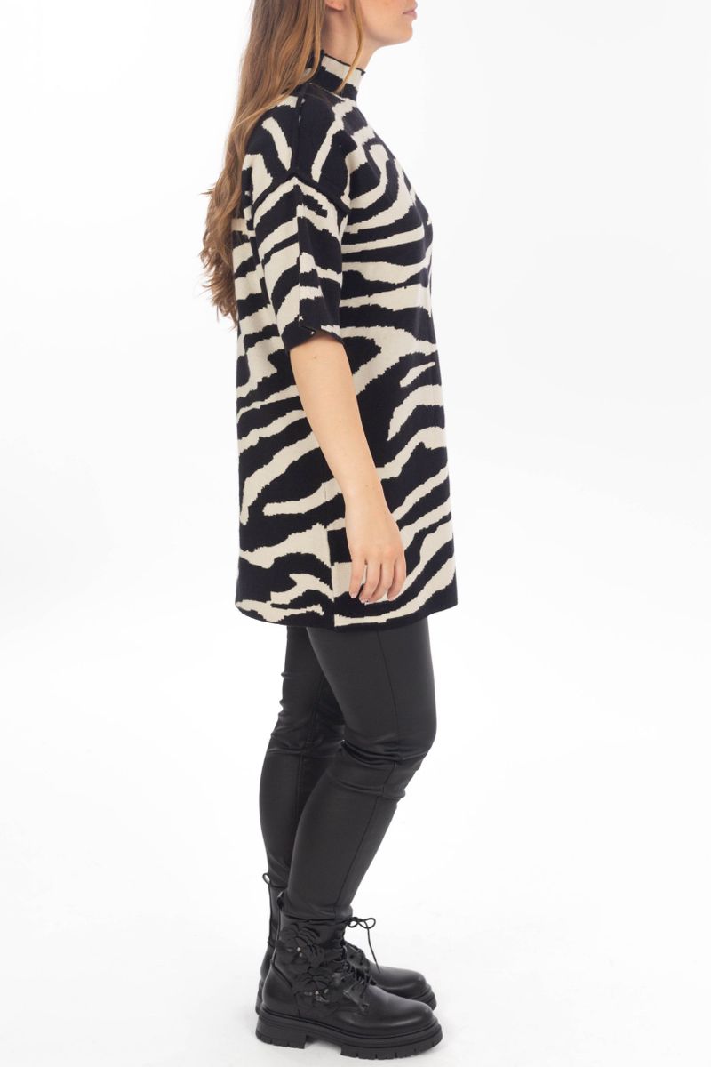 Maglione con strisce di tigre