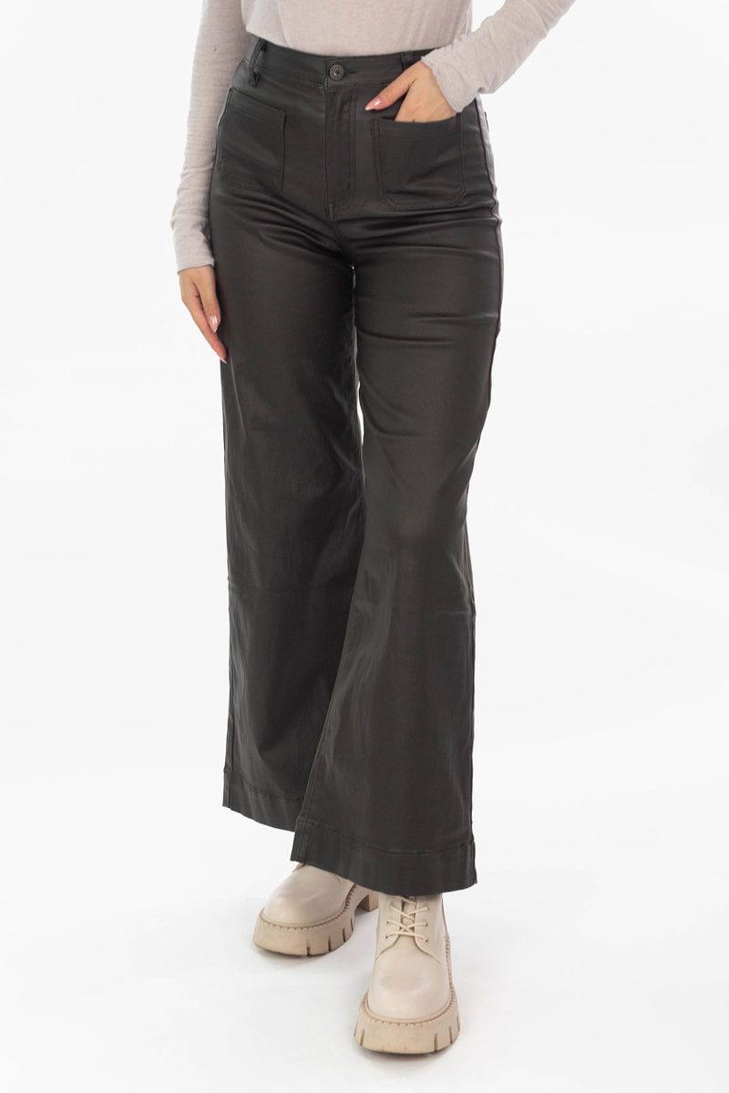 Coated trousers with an exhibited leg