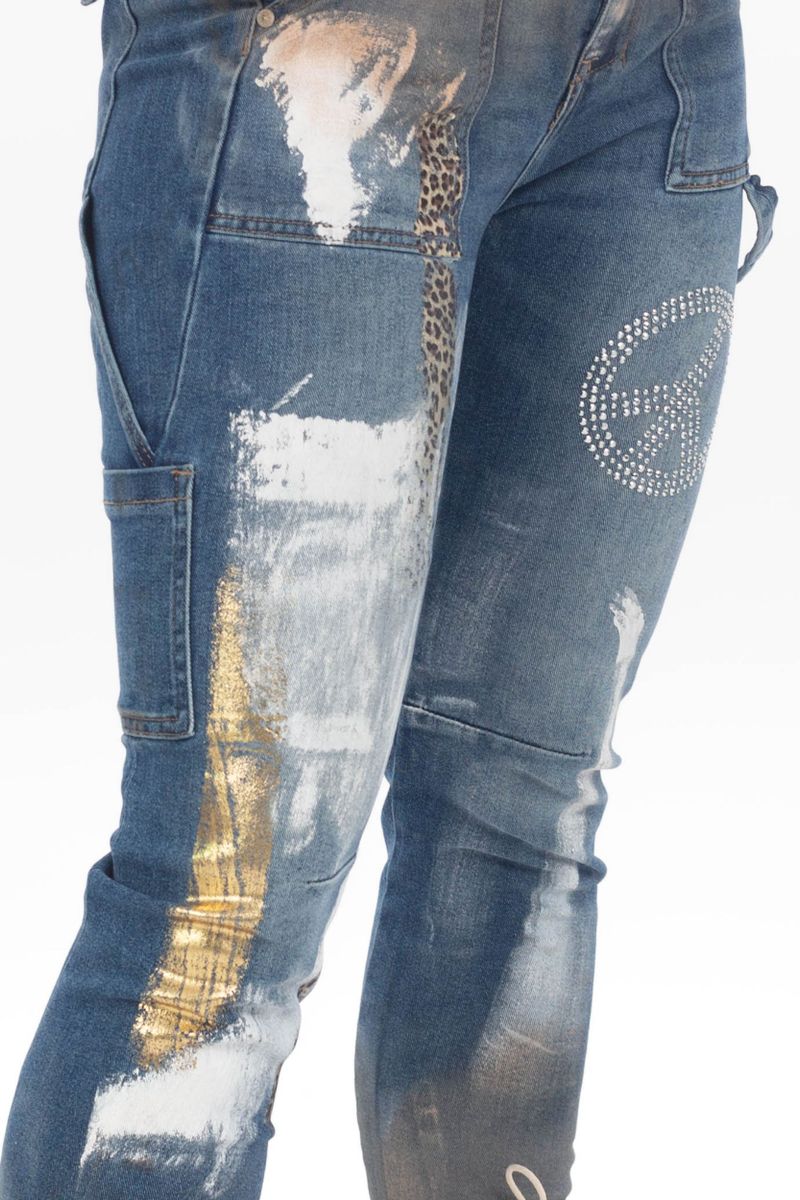 Leoprint-Jeans mit Glitzer und Goldakzenten