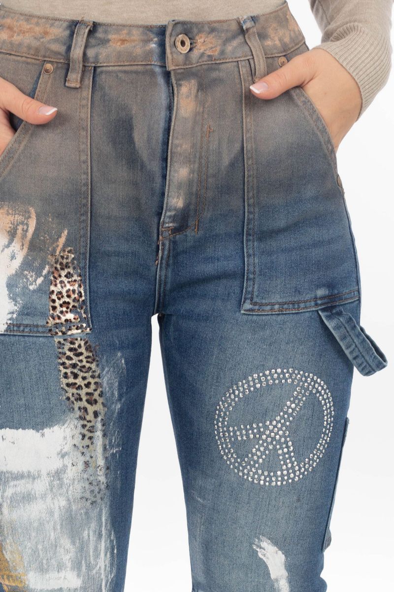 Leoprint-Jeans mit Glitzer und Goldakzenten