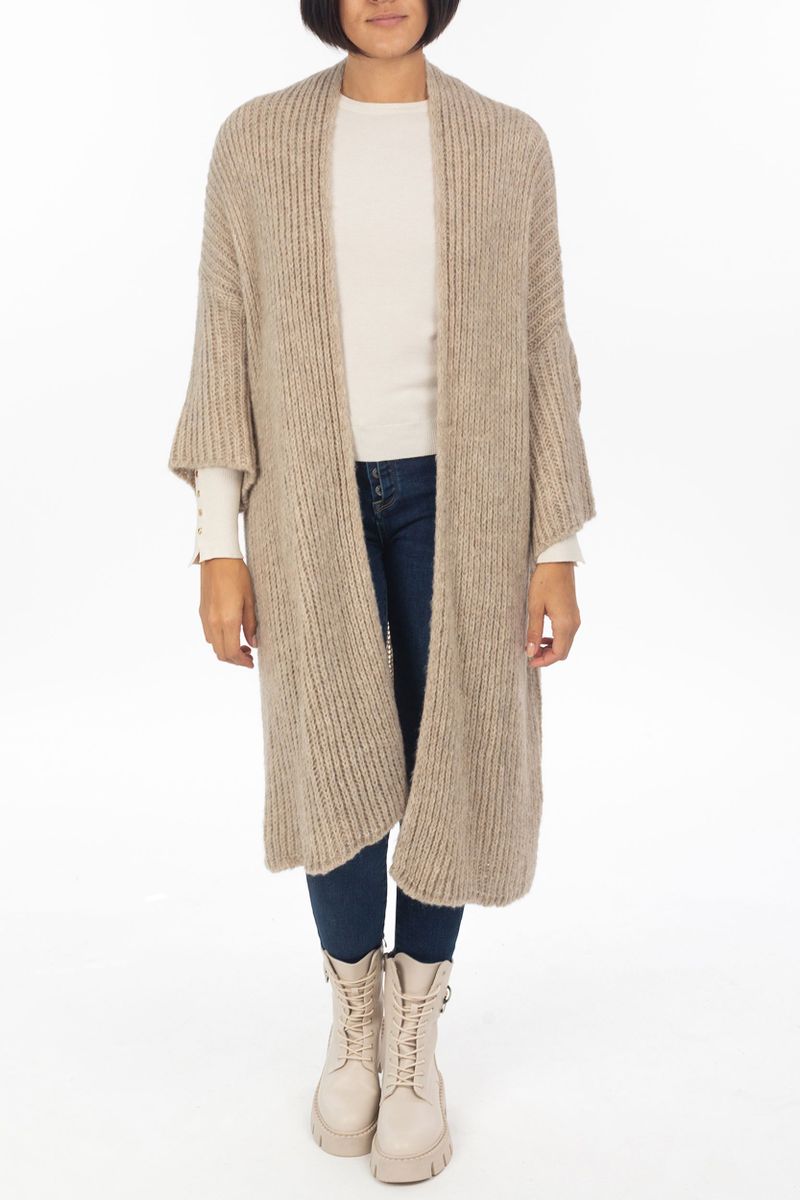 Long coarse knitted jacket