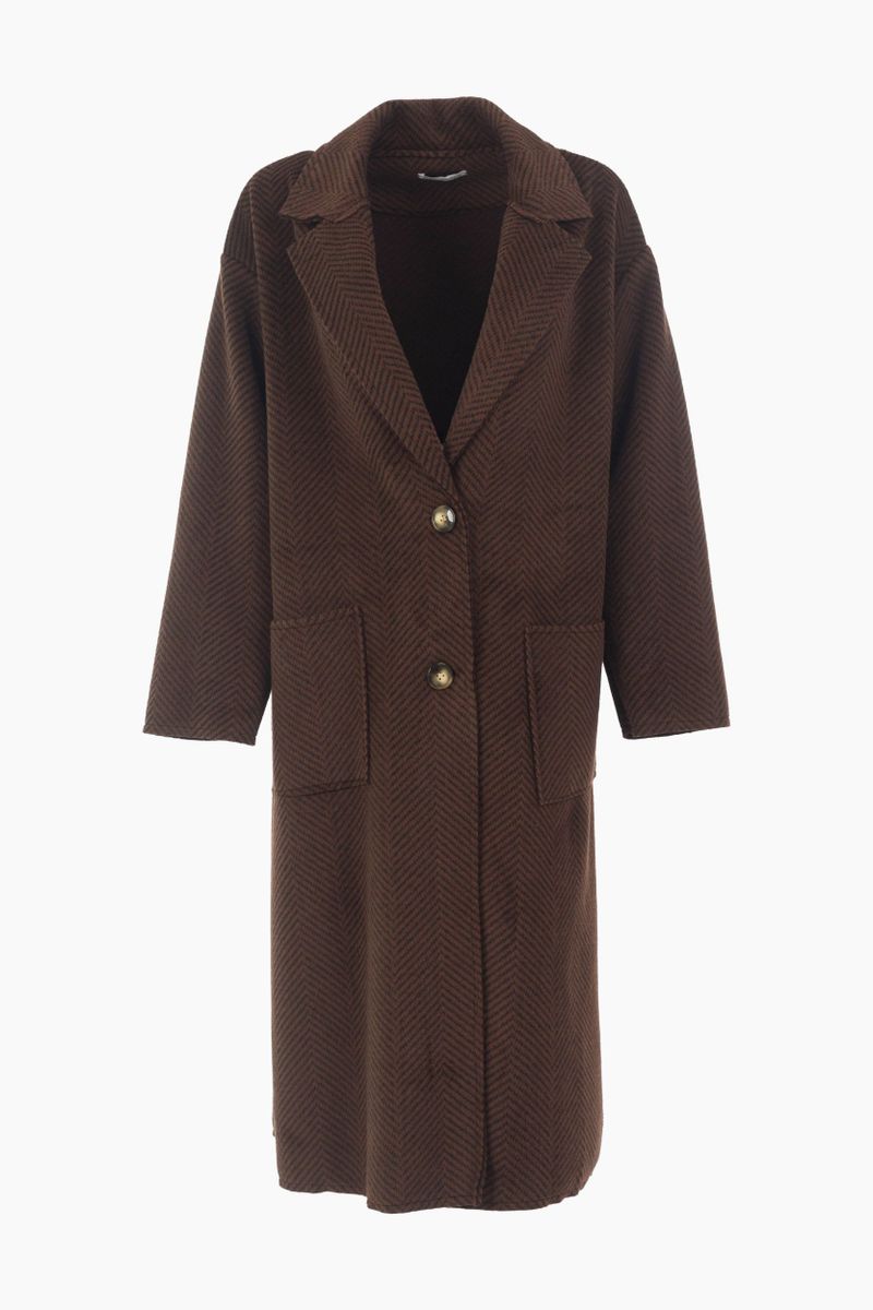 Long coat with zigzag pattern