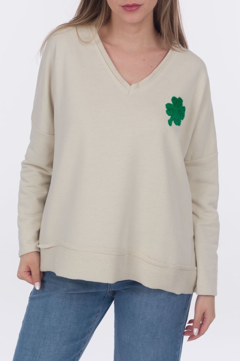 V-Neck Sweatshirt mit Kleeblatt-Applikation