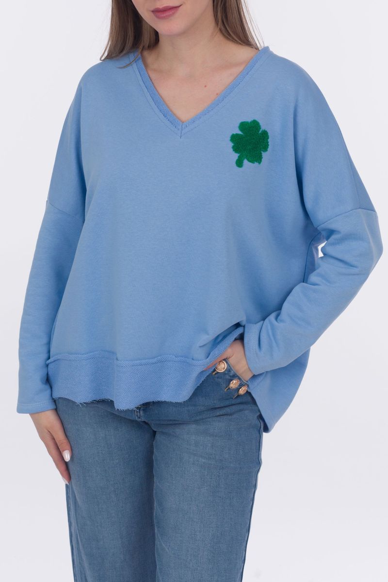 V-Neck Sweatshirt mit Kleeblatt-Applikation