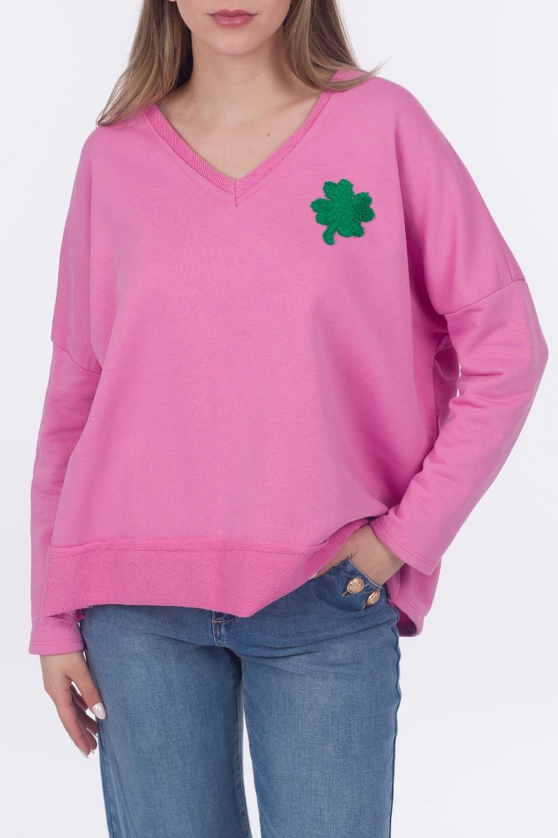 V-Neck Sweatshirt mit Kleeblatt-Applikation