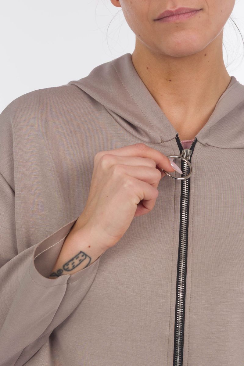 Oversized hoodie with zipper