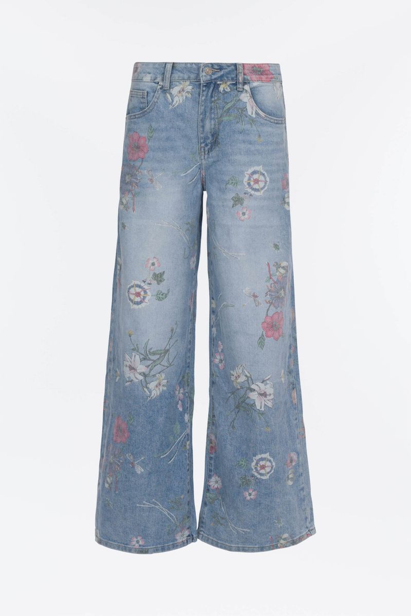 Jeans with flower patterns