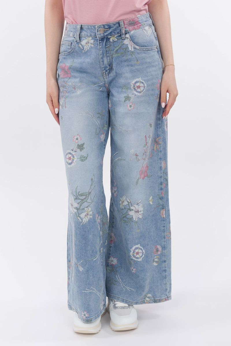 Jeans with flower patterns