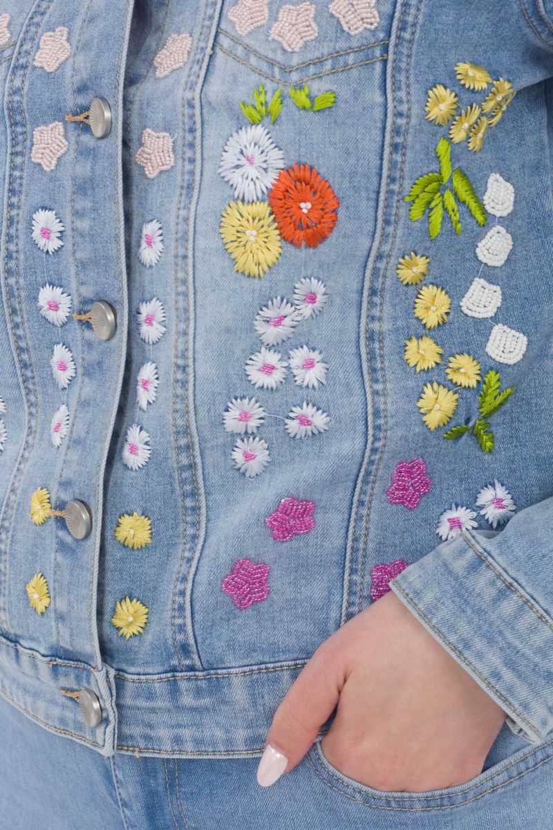 Jeansjacke mit Floralen Stickereien