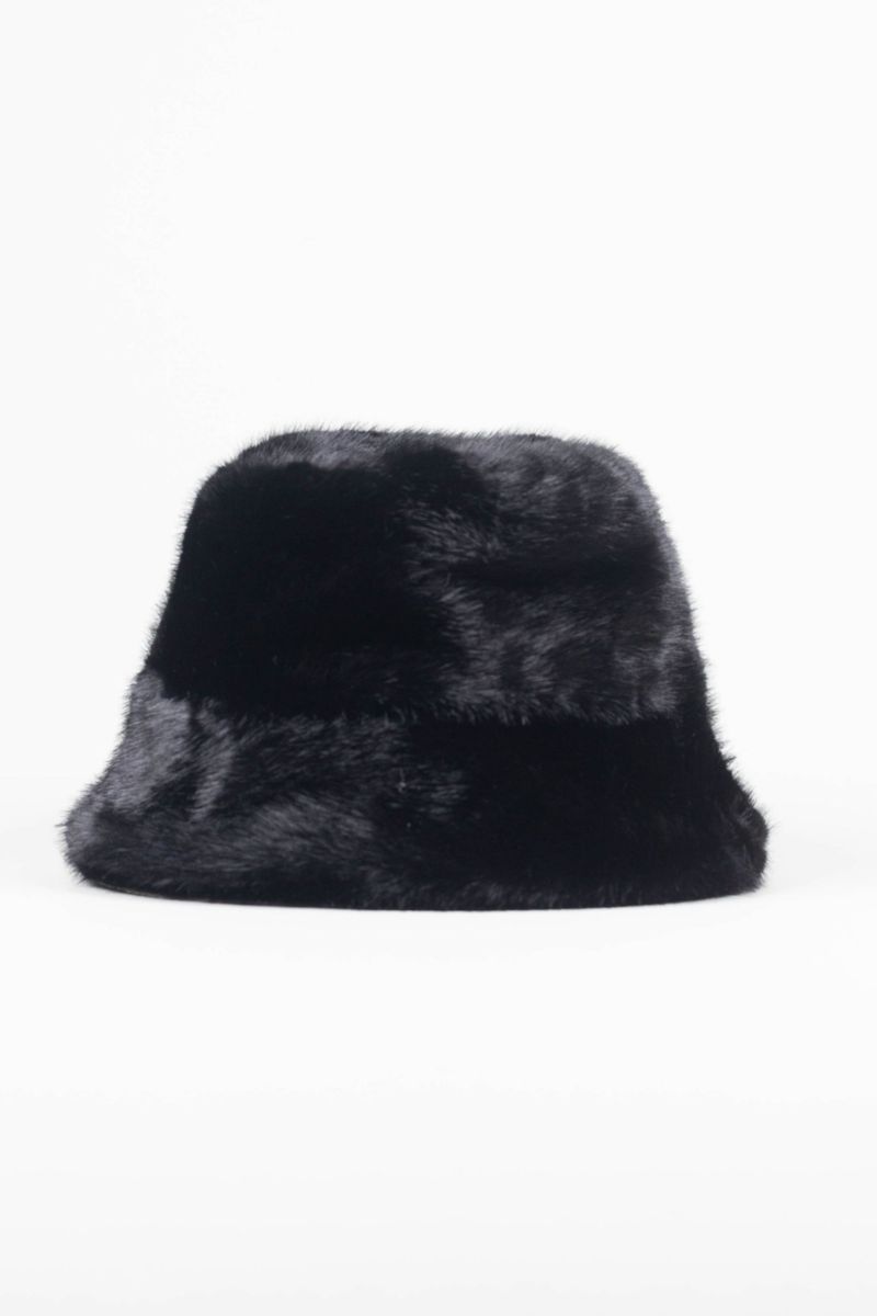 Bucket hat in web fur optics