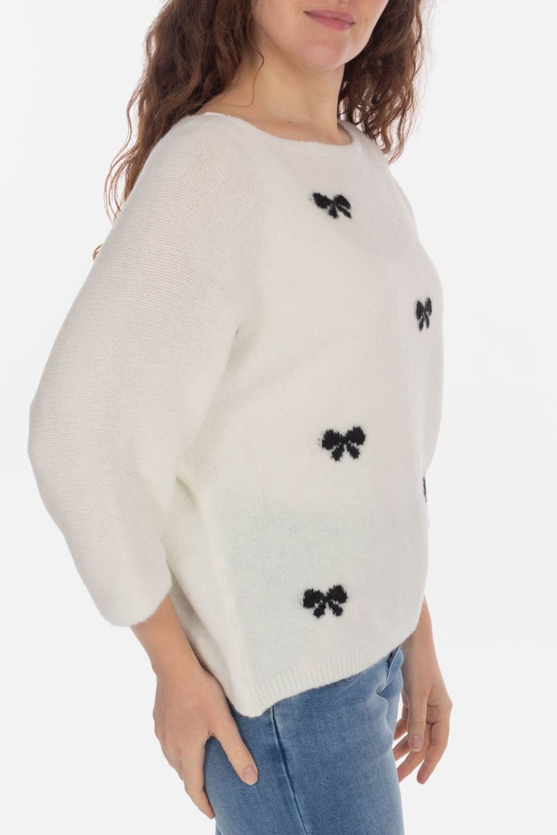 Knitted sweater With loop pattern