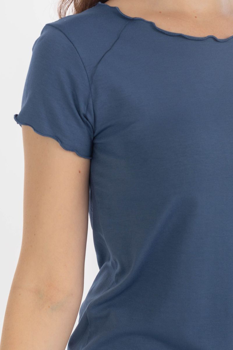 Basic T-Shirt mit Wellensaum