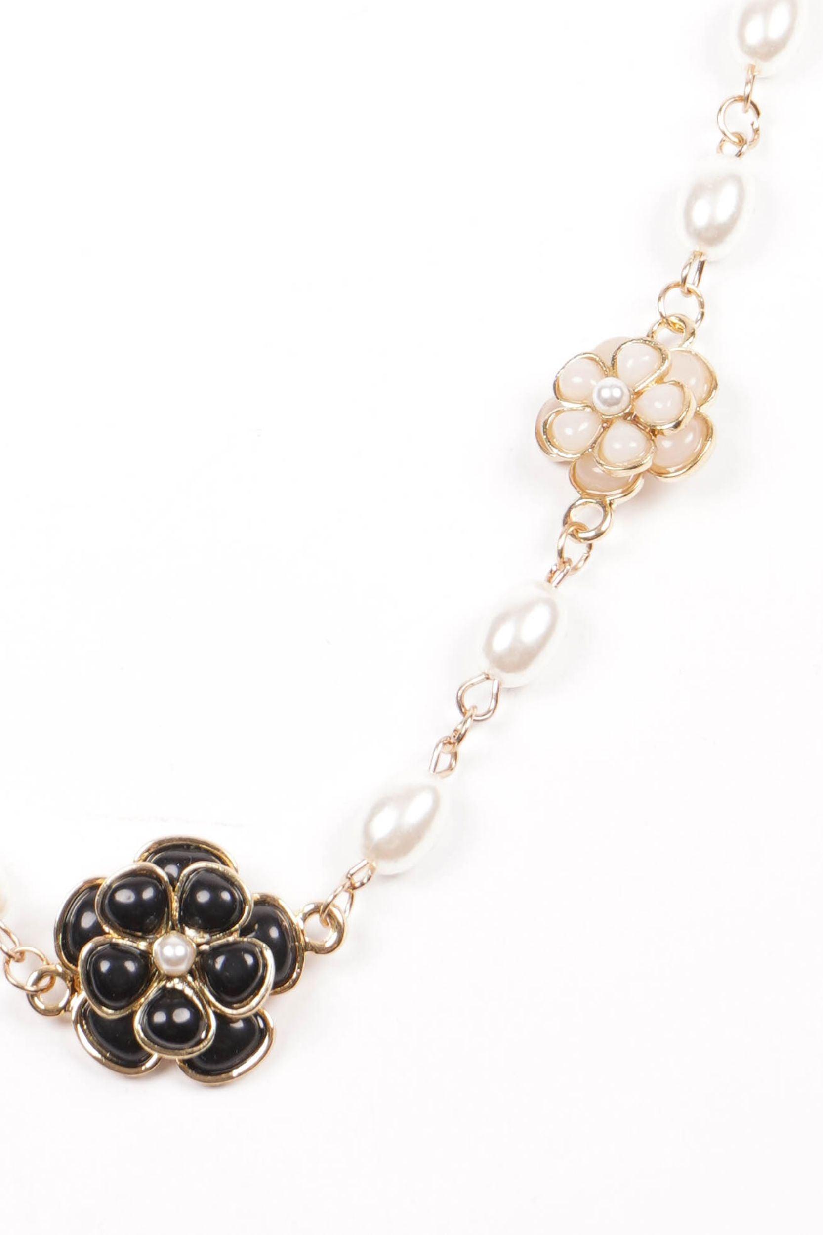 Lange Kette mit Perlen und Blumen - La Strada